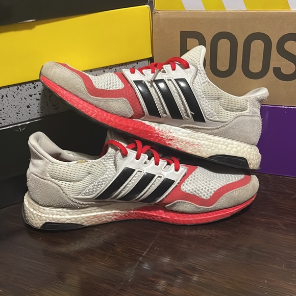 Size 13 - adidas UltraBoost DNA Gray Lush Red 2020 - Picture 2 of 4
